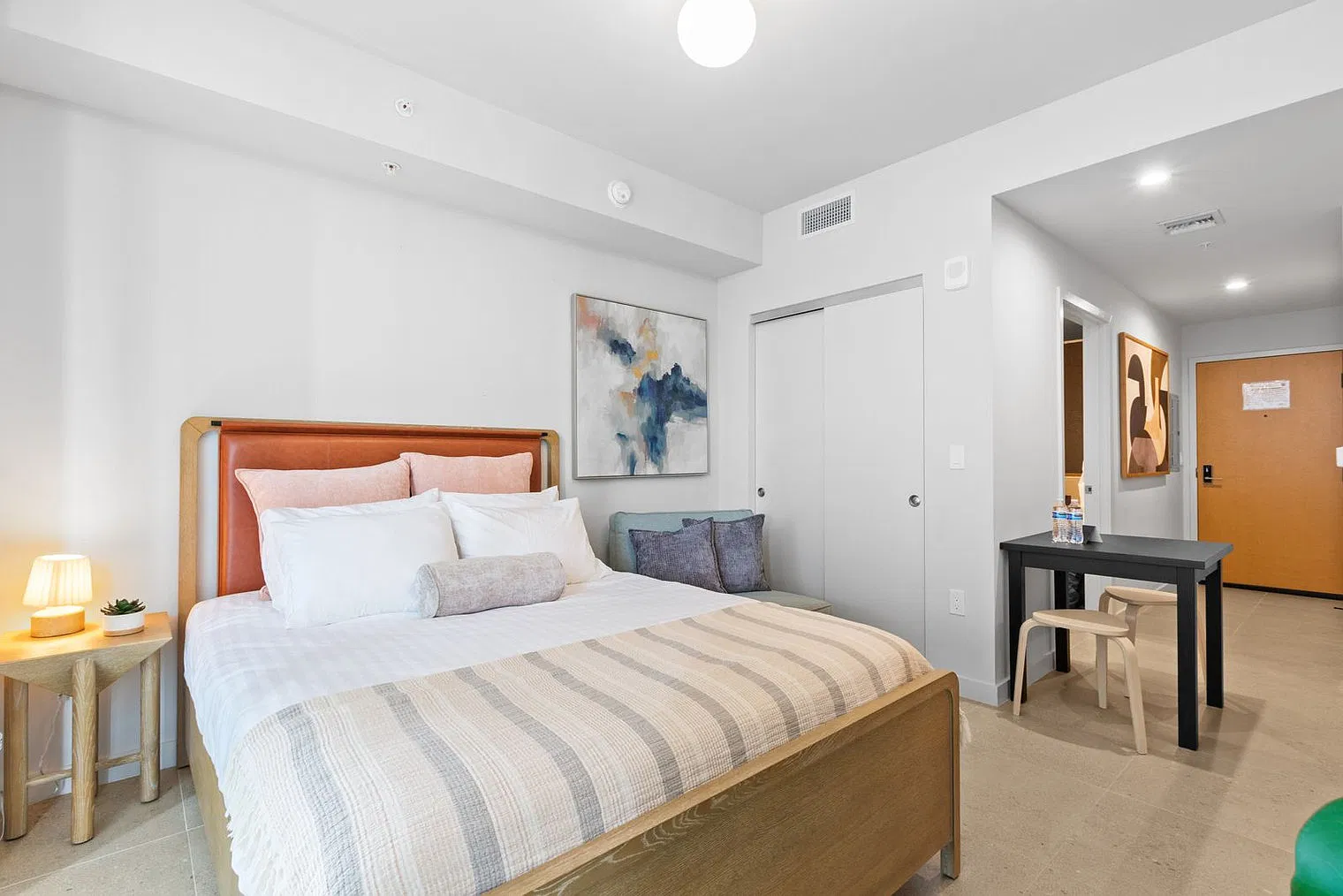 Studio, 1.0 bath, 376 sqft, $8,592 — Photo 1