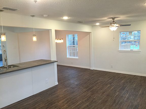 2nd image of 735 County Road 1155 N