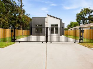 944 Lucky St, Houston, TX 77088