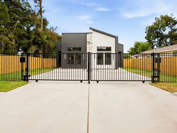 944 Lucky St, Houston, TX 77088