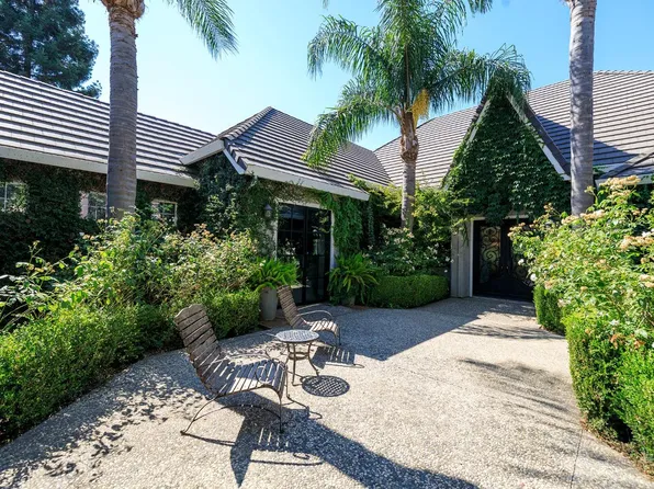 10417 Saint Andrews Ct, Oakdale, CA 95361