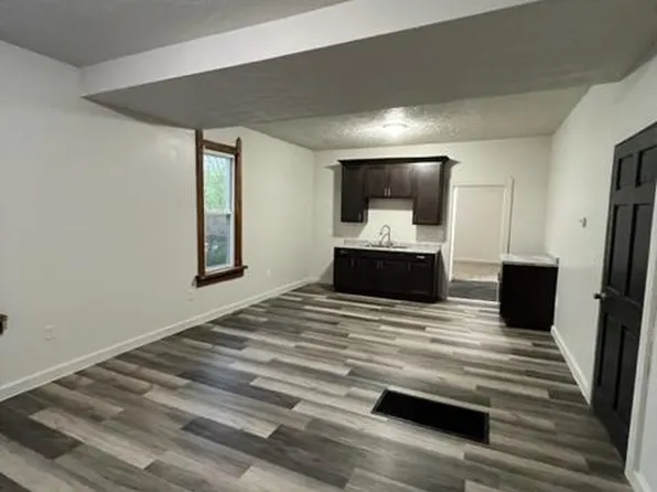232 Maple Ave SE APT B, Massillon, OH 44646