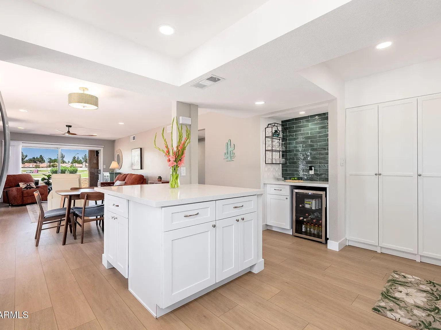 2 bed, 2.0 bath, 1238 sqft, $4,000 — Photo 3