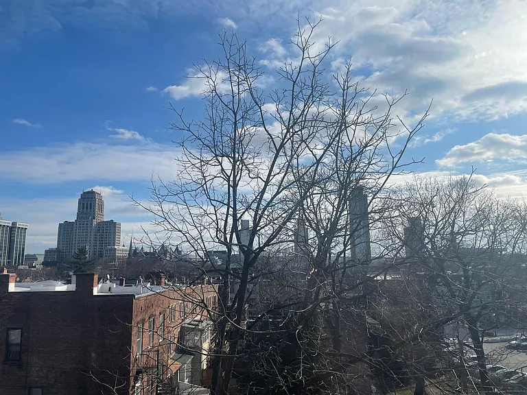 44 Willett St #4-R — Photo 8