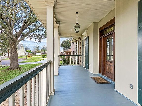 2nd image of 1409 Moss Ln