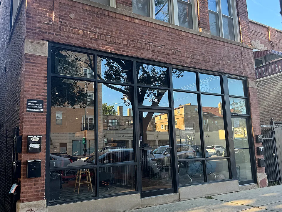 3228 W Fullerton Ave #BASEMENT