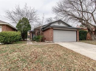 6739 Poppy Dr, Fort Worth, TX 76137