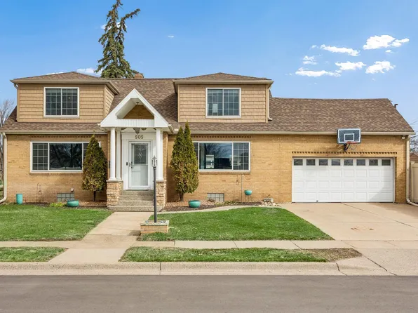 505 2nd St NE, Osseo, MN 55369