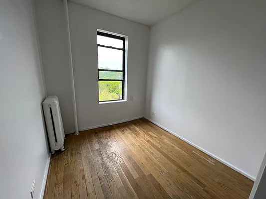 Rented by CITY SKYLINE REALTY INC | media 12