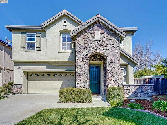 2nd image of 34495 Jasmine Ct