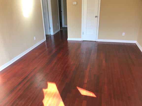 5th image of 1039 Claudia Spencer St #2