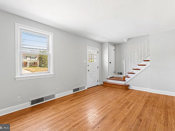 2nd image of 408 Grove St