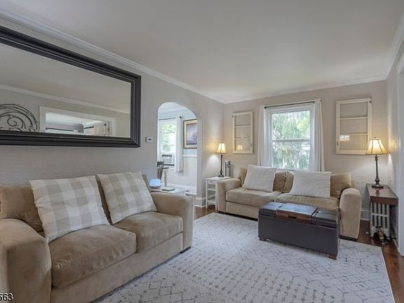 5th image of 32 Saint Charles Ave