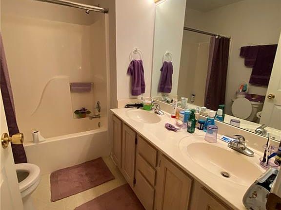 5th image of 350 E Hansen Ct