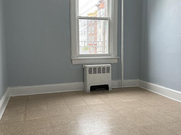 3rd image of 59 Van Cortlandt Park Ave #1N