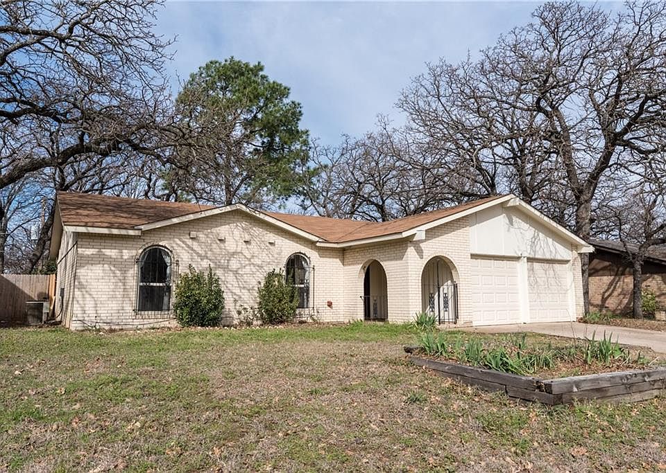 1st image of 2710 Hilldale Blvd