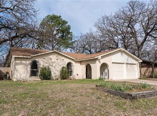 2710 Hilldale Blvd, Arlington, TX 76016