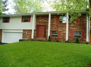 320 Roselake Dr, Centerville, OH 45458