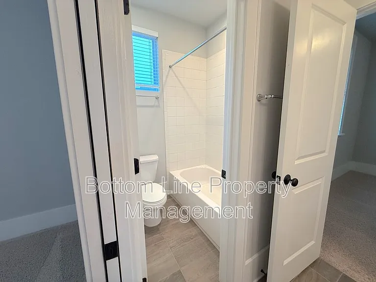 5218 Kelly St — Photo 18