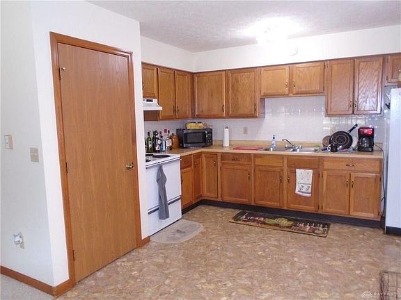 4th image of 127 Michael Ave