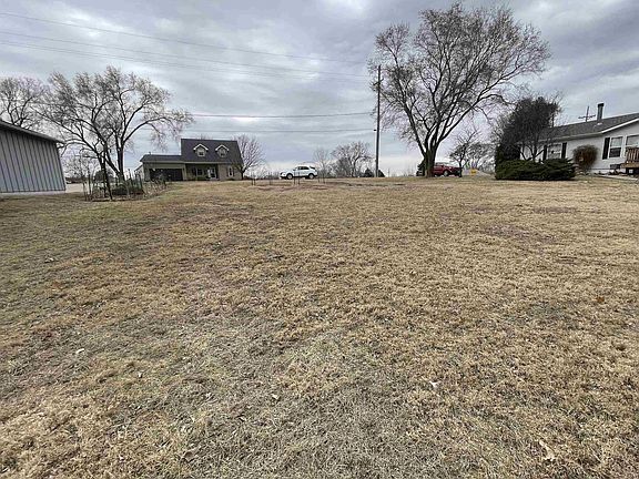 5th image of 1916 Beaver Lake Blvd