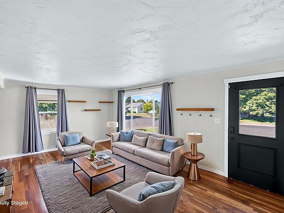 3rd image of 5104 N Elgin St