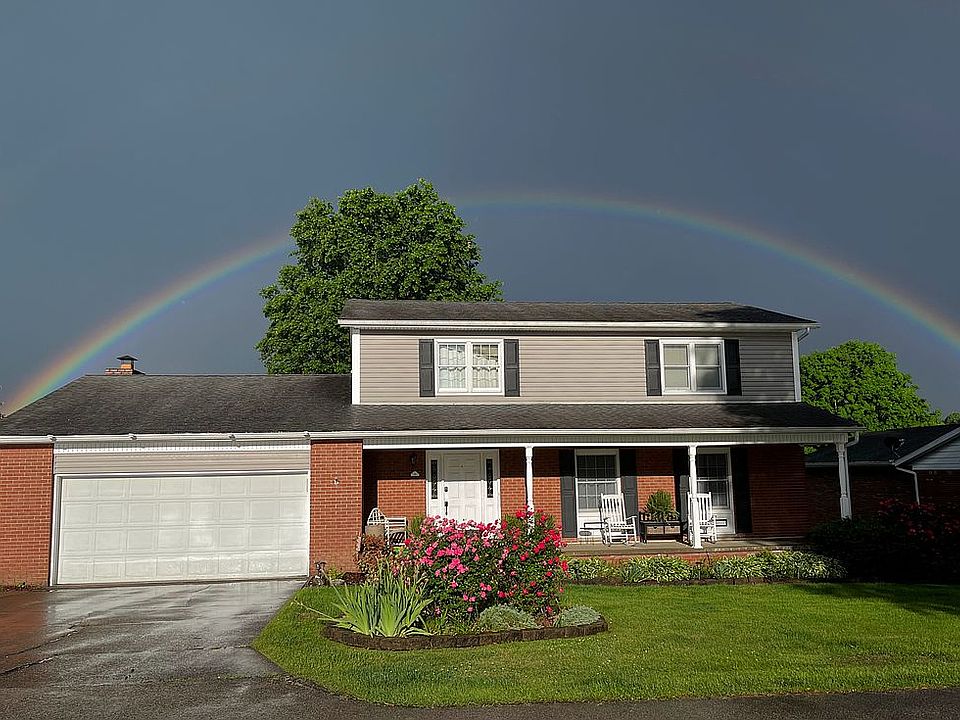 2nd image of 10 Charlotte Ln