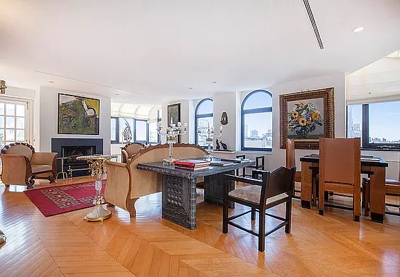 3rd image of 30 E 76th St #C