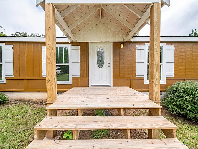 70 Shephard Dr — Photo 5