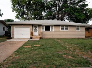 2081 Wesley St, Salina, KS 67401