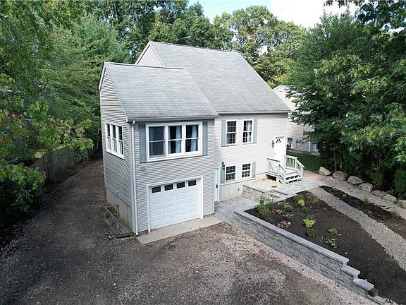5th image of 51 Winterberry Ln