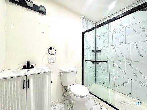 1 bed, 1.0 bath, 13716 sqft, $1,550 — Photo 3
