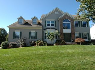 1 Rawlings Ct, Ledgewood, NJ 07852