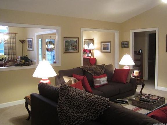 4th image of 2921 Weatherfield Dr