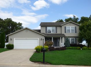 52364 Oak Manor Dr, Granger, IN 46530