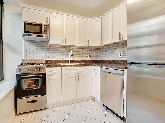 2nd image of 310 W 95th St APT 2C