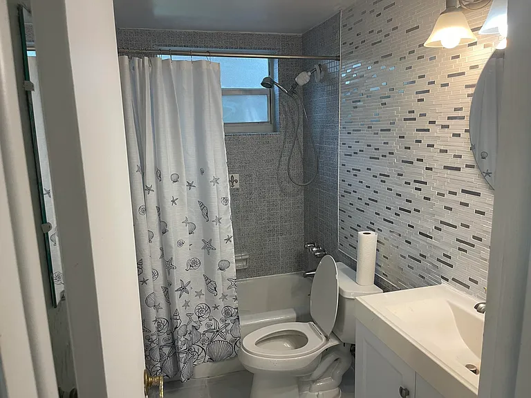 1525 SE 15th St NE #2 — Photo 10