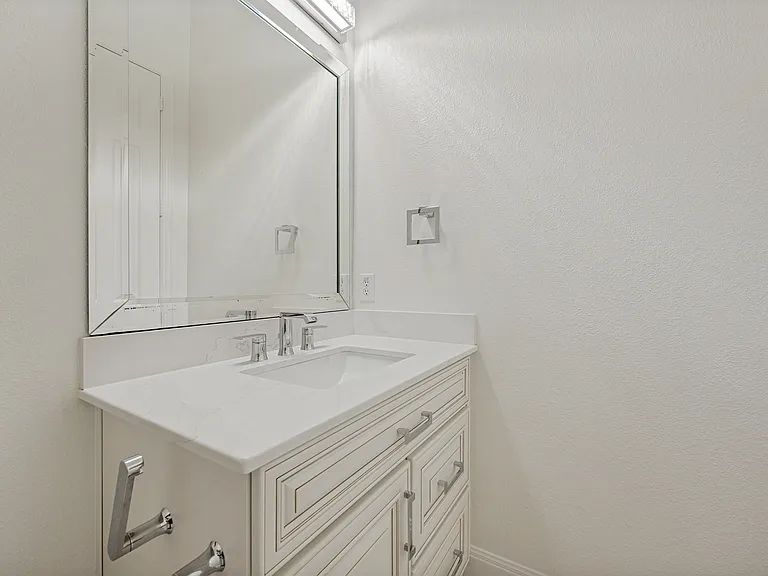 1419 Biltmore Ct — Photo 35