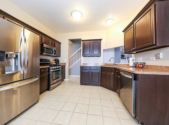 4th image of 130 Oakton Dr