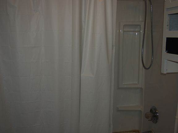 bathtub - shower combo
