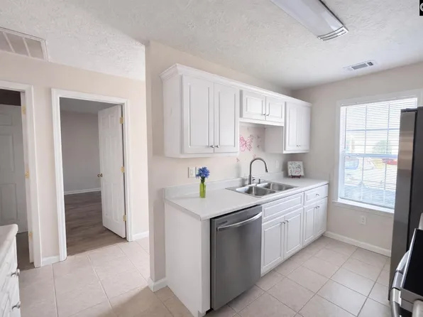 102 Elders Pond Cir, Columbia, SC 29229