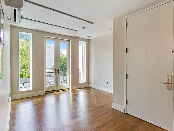 2nd image of 259 Evergreen Ave #1AA