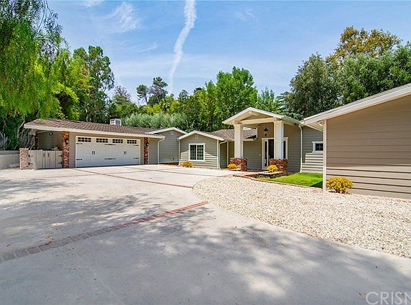 2nd image of 4801 Topeka Dr