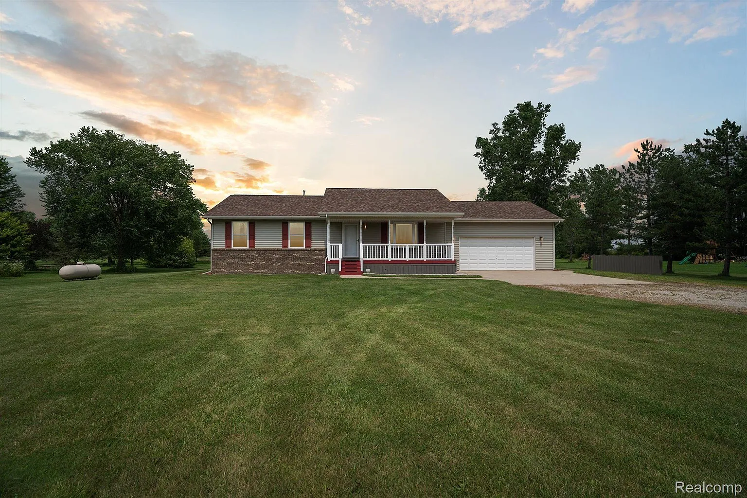 12264 Hough Rd photo 1