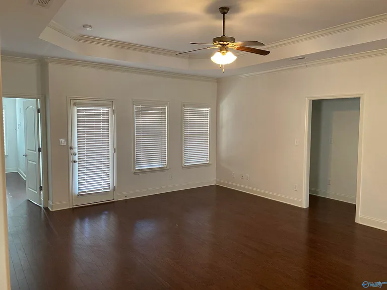 3015 Hampstead Dr SE — Photo 6