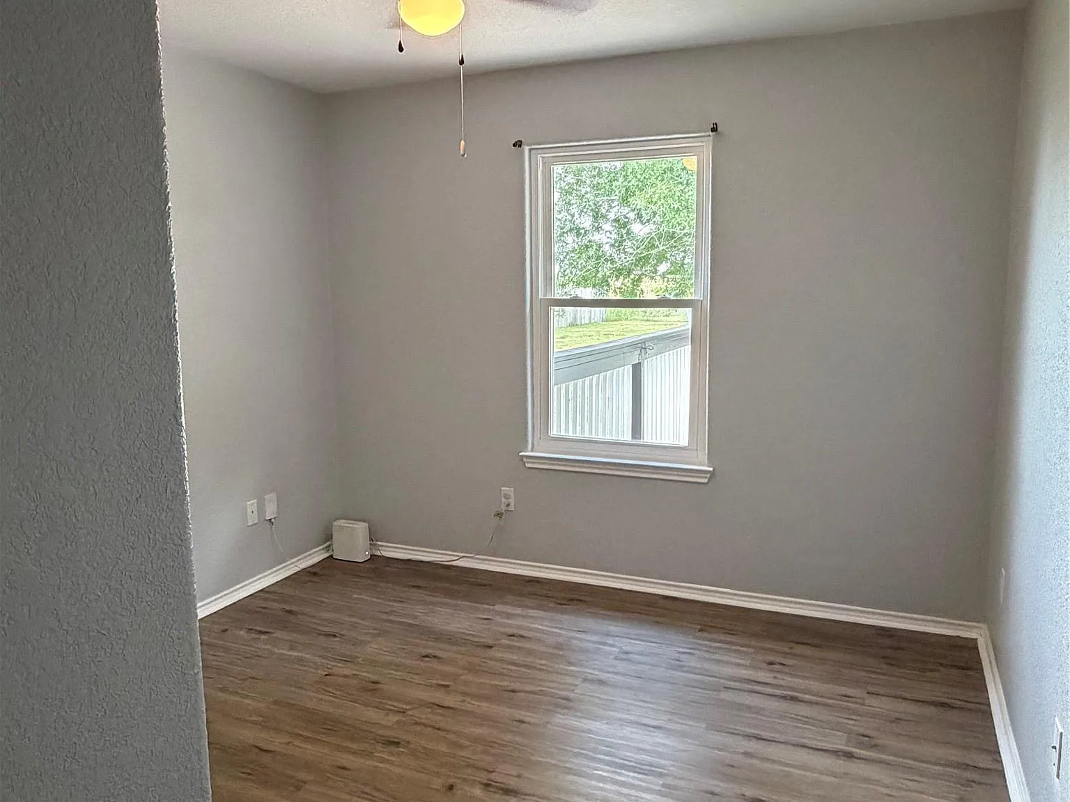 3 bed, 2.0 bath, 1230 sqft, $1,850 — Photo 3