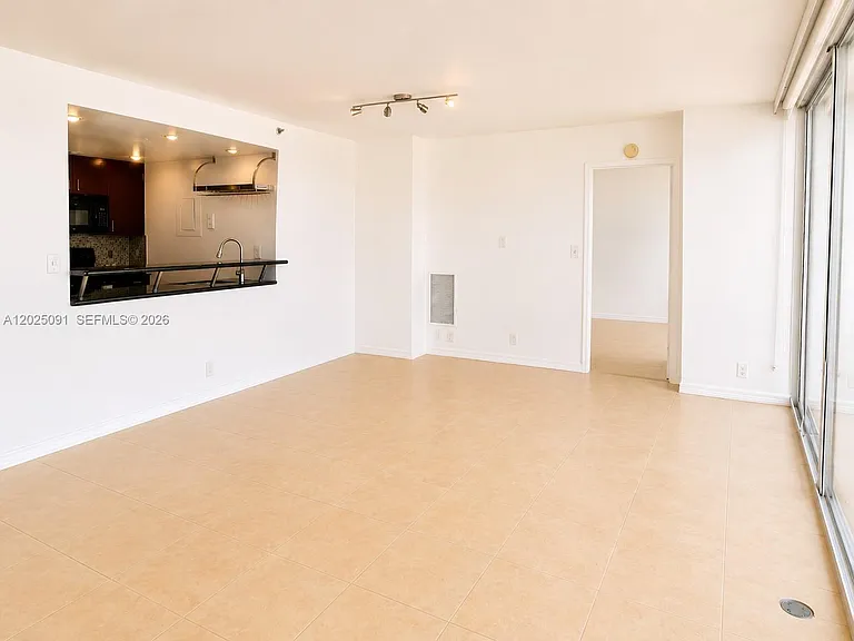 7601 E Treasure Dr #622 — Photo 13