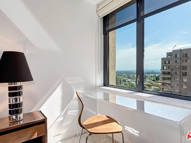 10520 Wilshire Blvd #1207 — Photo 30
