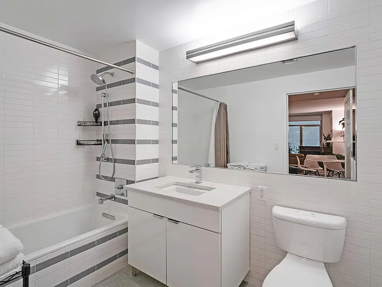 21 E 1st St #301 — Photo 6