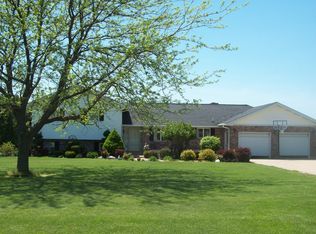 18 Riverview Dr, Nauvoo, IL 62354